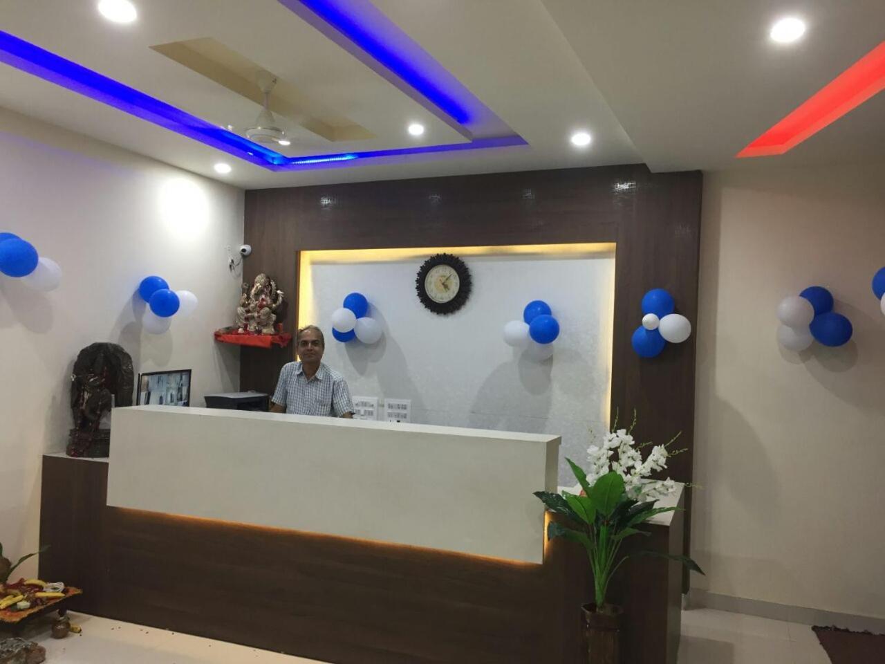 Oyo 60976 Hotel Shree Ji Morena Eksteriør billede