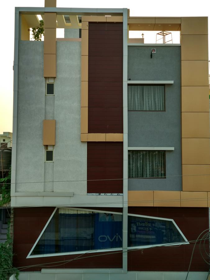 Oyo 60976 Hotel Shree Ji Morena Eksteriør billede