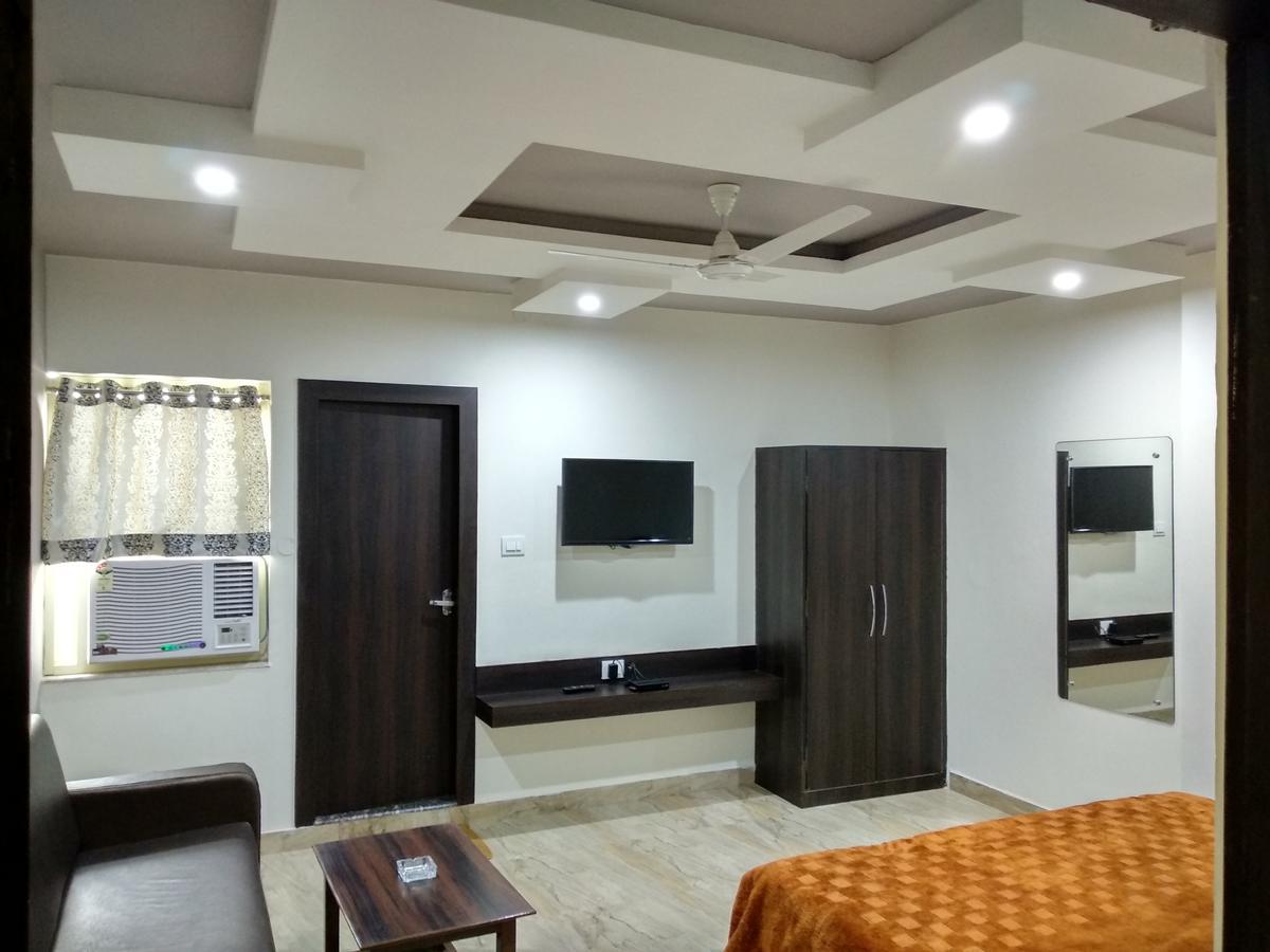 Oyo 60976 Hotel Shree Ji Morena Eksteriør billede