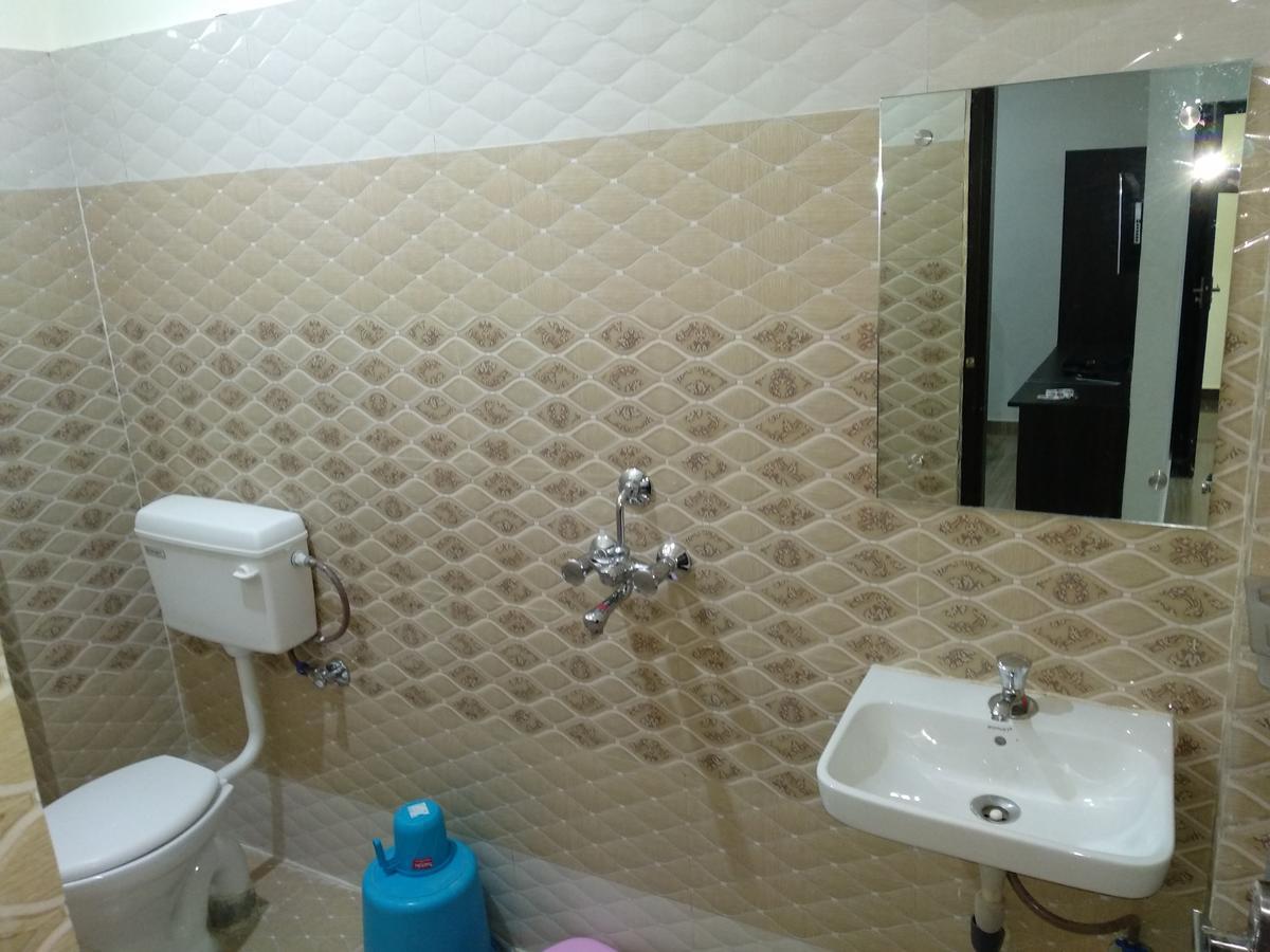 Oyo 60976 Hotel Shree Ji Morena Eksteriør billede